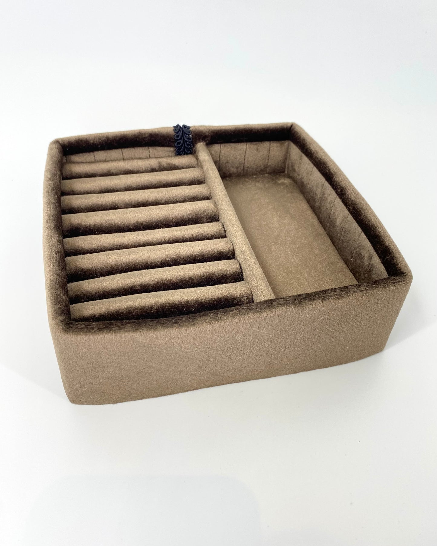 Dėželė Bronze Minimalist